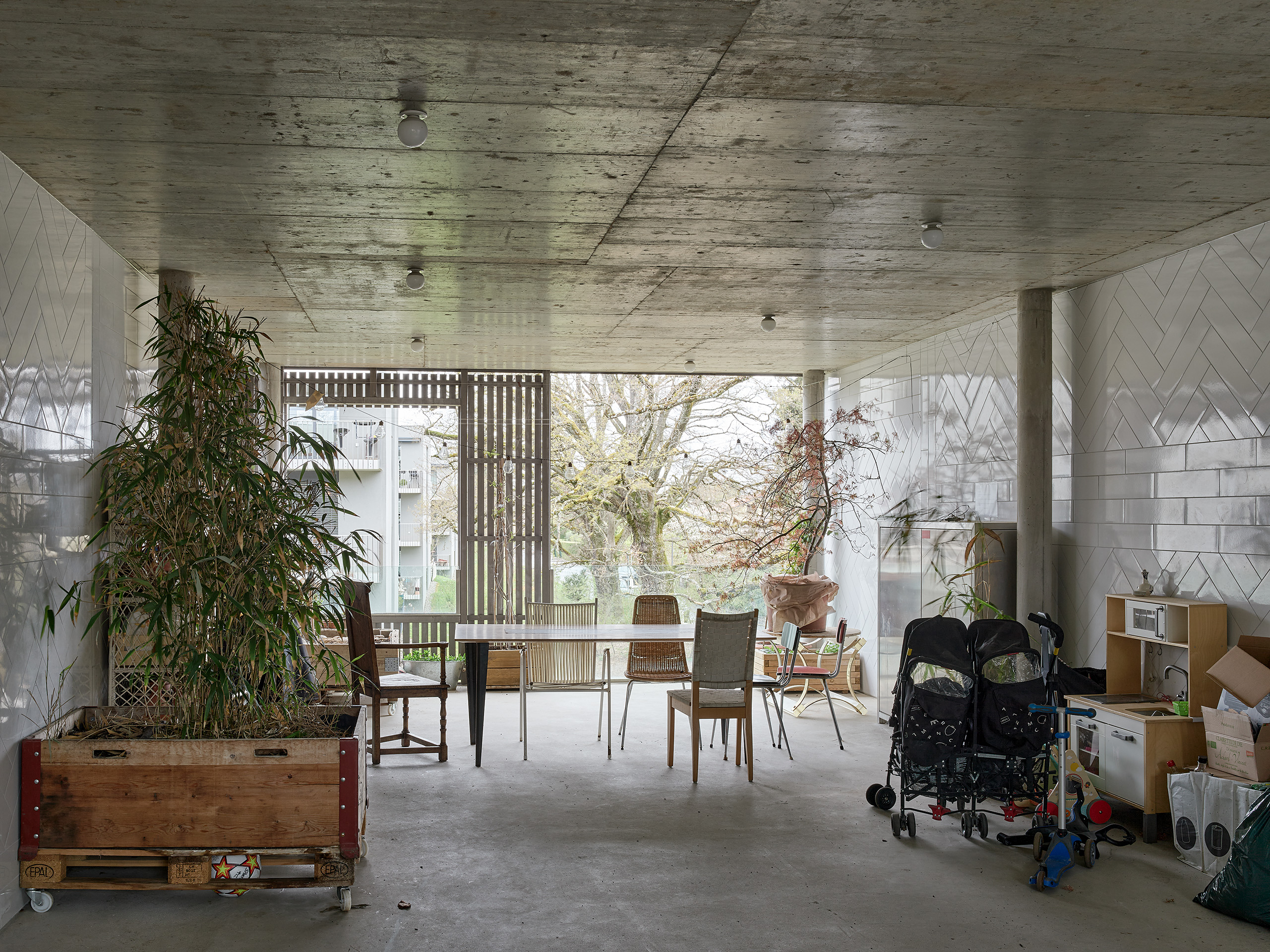 Ahp0076 AIQ4 008349 J2560